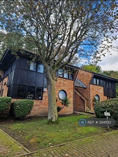 1 Bedroom Flat To Rent In Friars Mead, London, E14