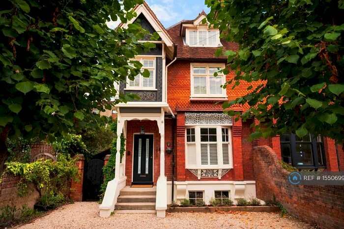 4 Bedroom Semi-Detached House To Rent In Queen Street, Henley-On-Thames, RG9