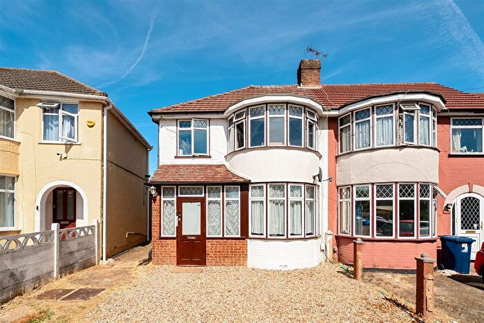 3 Bedroom End Of Terrace House For Sale In Reading Road, Northolt, UB5