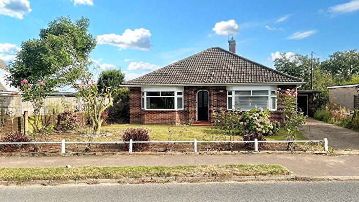 3 Bedroom Detached Bungalow For Sale In Shotesham Road, Poringland, Norwich, NR14