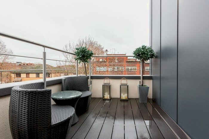 1 Bedroom Flat To Rent In Grange Road, London, SE1