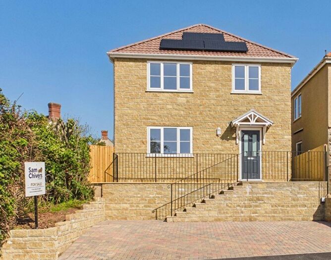 3 Bedroom Detached House For Sale In Greenhill Road, Midsomer Norton, BA3