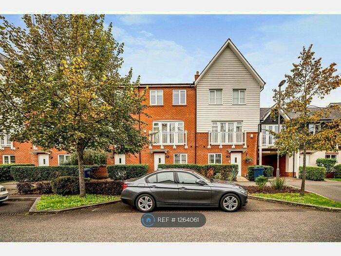 5 Bedroom Terraced House To Rent In Chequers Avenue, High Wycombe, HP11