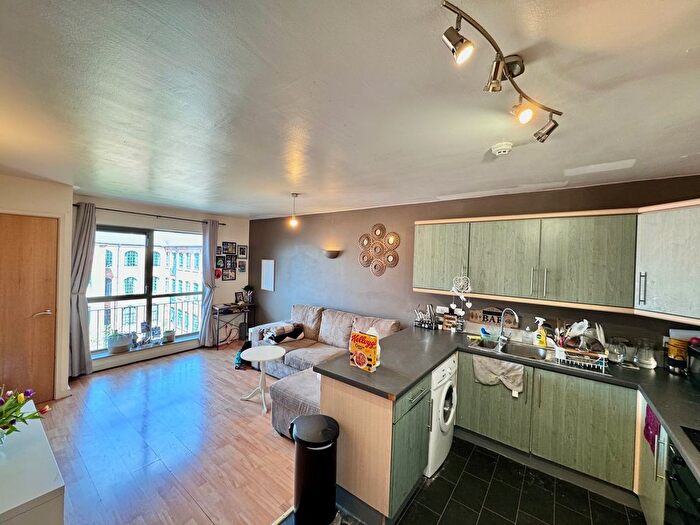 2 Bedroom Property To Rent In Raleigh Square, Nottingham, NG7