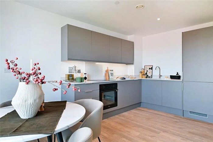 3 Bedroom Flat To Rent In Guardian Avenue, London, NW9