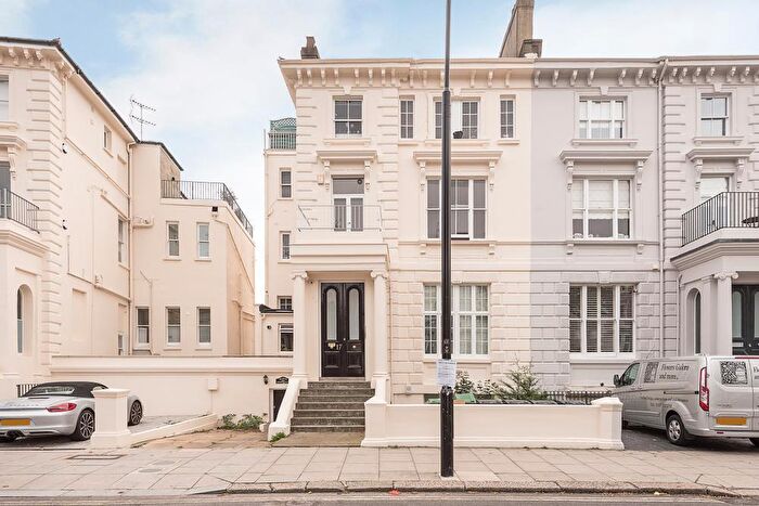 3 Bedroom Flat To Rent In Buckland Crescent, Belsize Park, NW3