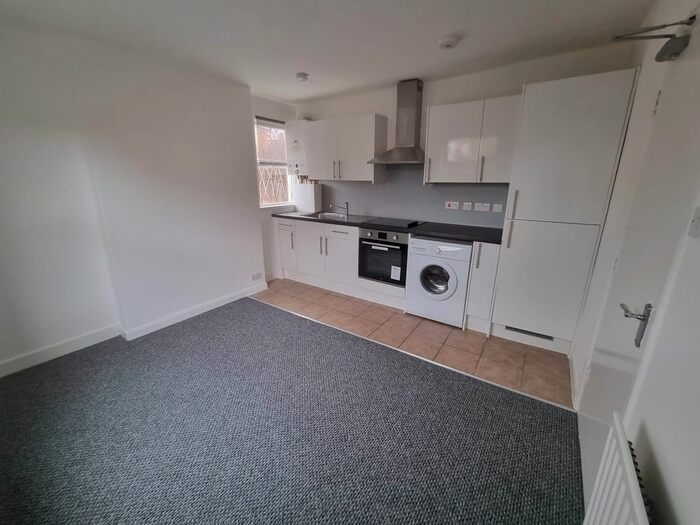 1 Bedroom Flat To Rent In Essex Road, London, NW10