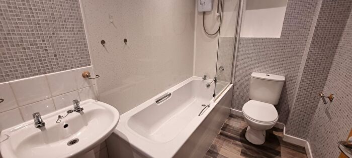 2 Bedroom Flat To Rent In /R, Pitfour Street, Dundee, DD2