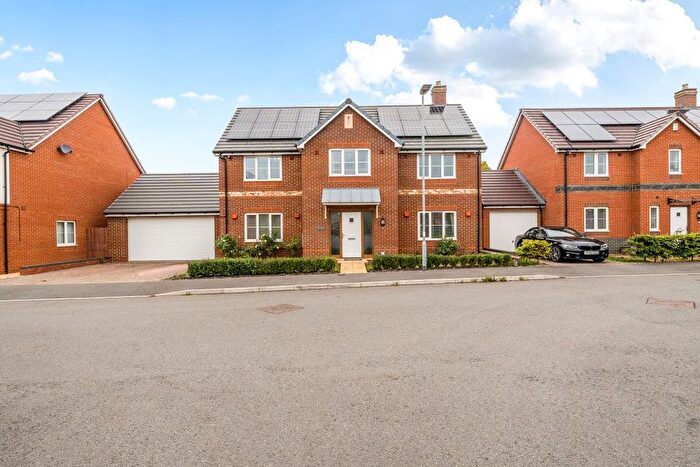 4 Bedroom Detached House For Sale In Jupiter Close, Swindon, SN26