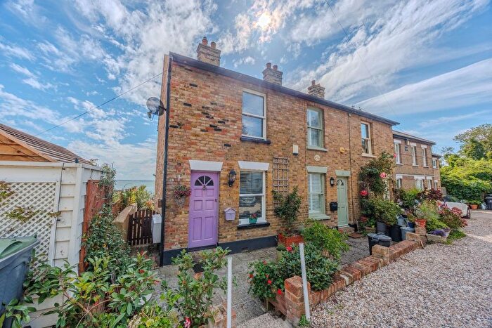 2 Bedroom Cottage For Sale In Billet Lane, Leigh-On-Sea, SS9