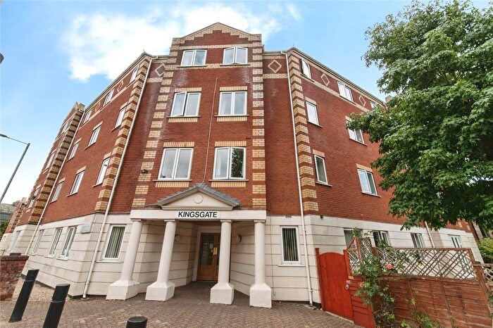 2 Bedroom Flat For Sale In Kingsgate, Pennsylvania Road, Exeter, Devon, EX4
