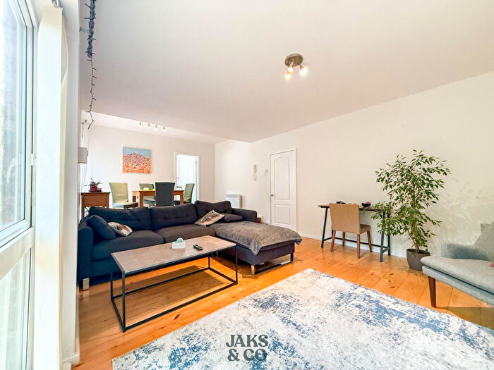 2 Bedroom Flat For Sale In Kingston Court, Kingston Road, Manchester, M20