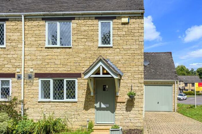 3 Bedroom Semi-Detached House To Rent In Chipping Norton, Oxfordshire, OX7