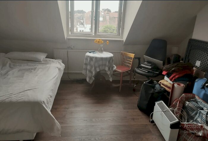 1 Bedroom Studio To Rent In Woodbourne Avenue, London, SW16