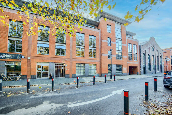 2 Bedroom Apartment To Rent In Miller Apartments, St. Pauls Square, Birmingham, B3