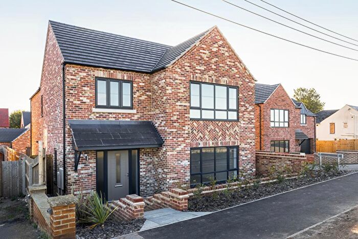 4 Bedroom Detached House For Sale In Barrier Bank, Cowbit, PE12