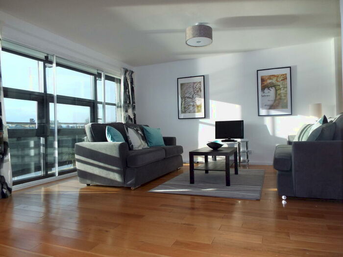 2 Bedroom Flat To Rent In Clyde Street, City Centre, G1