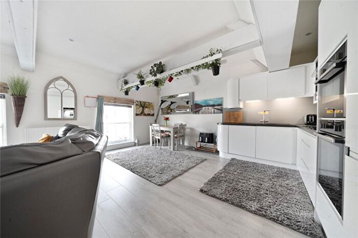 2 Bedroom Apartment For Sale In Howells Place, Monmouth, Monmouthshire, NP25