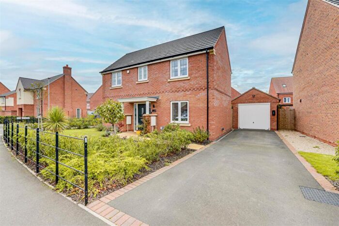 4 Bedroom Detached House For Sale In Yarrow Drive, Ruddington, Nottinghamshire, NG11