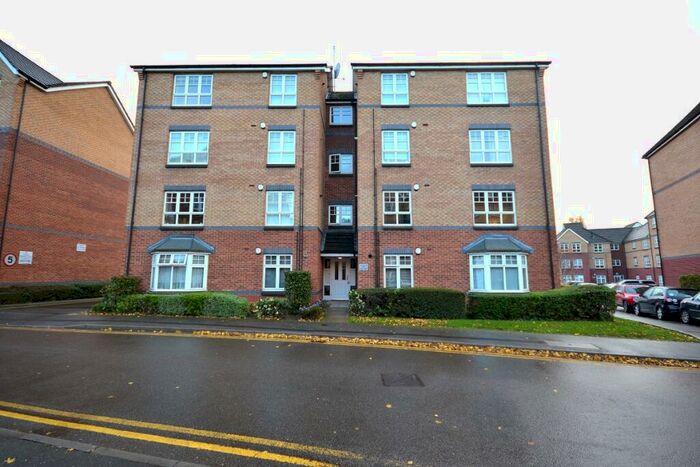 2 Bedroom Flat To Rent In Beckets View, Northampton, NN1