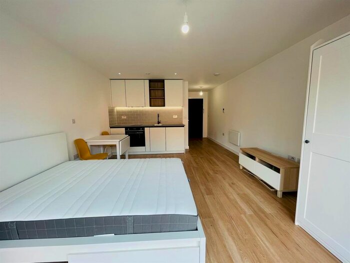 Studio To Rent In Fairbank House, Beaufort Square, London NW9