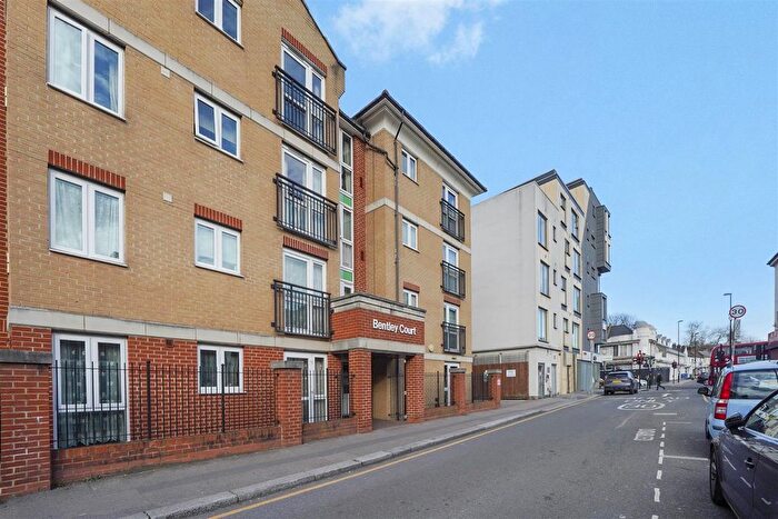 2 Bedroom Flat For Sale In Whitburn Road, London, SE13
