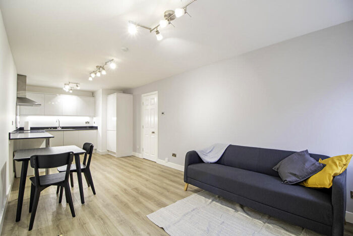 1 Bedroom Apartment To Rent In Langtons Wharf, Leeds City Centre, LS2