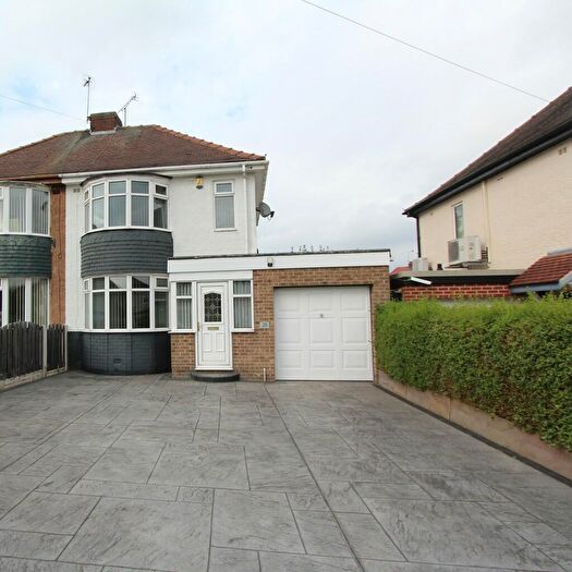 3 Bedroom Semi-Detached House To Rent In Basegreen Crescent, Sheffield, S12