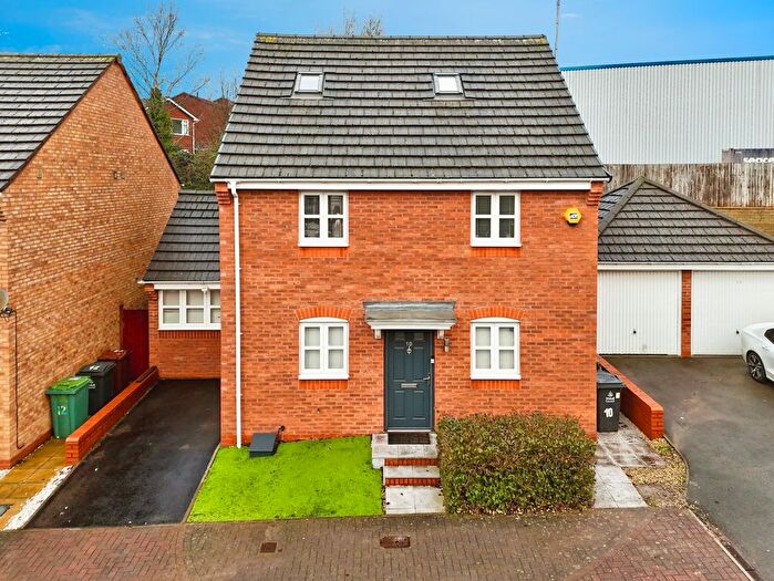 4 Bedroom Detached House For Sale In Puddlers Grove, Darlaston, Wednesbury, WS10