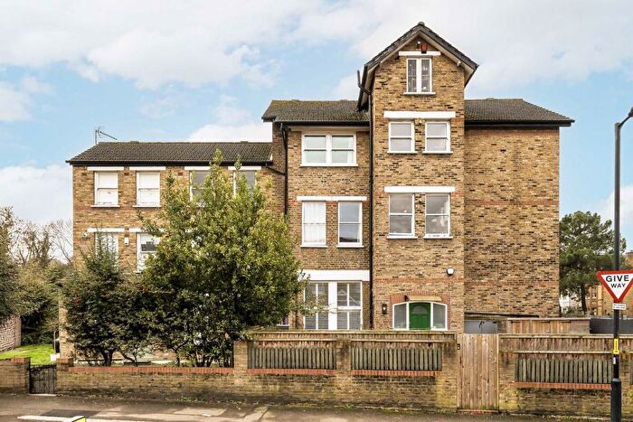1 Bedroom Flat To Rent In Underhill Road, East Dulwich, SE22