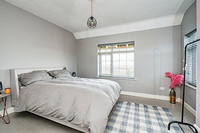2 Bedroom Semi-Detached House For Sale In Deepdale Lane, Dudley, DY3