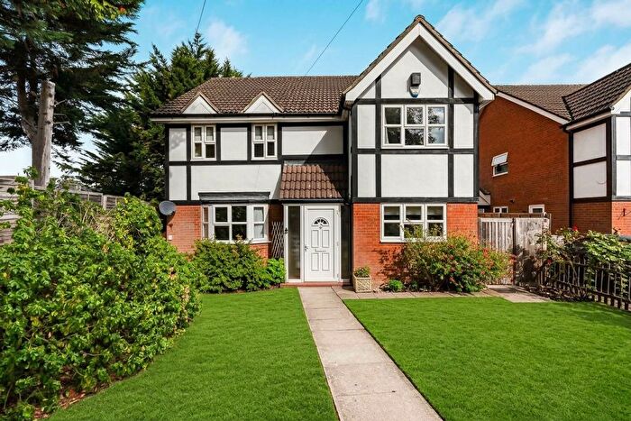 4 Bedroom Property For Sale In Pine Trees Drive, Ickenham, UB10