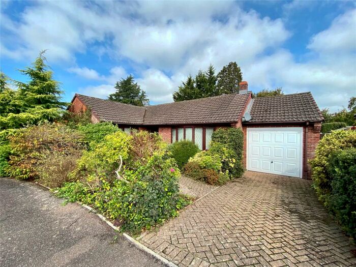 3 Bedroom Bungalow To Rent In Latches Walk, Axminster, Devon, EX13