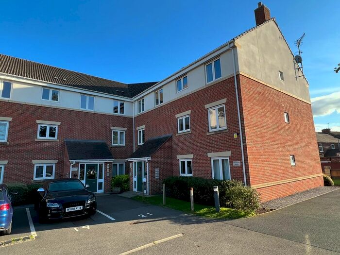 2 Bedroom Flat To Rent In Moorcroft House, Archdale Close, The Spires, Chesterfield, S40