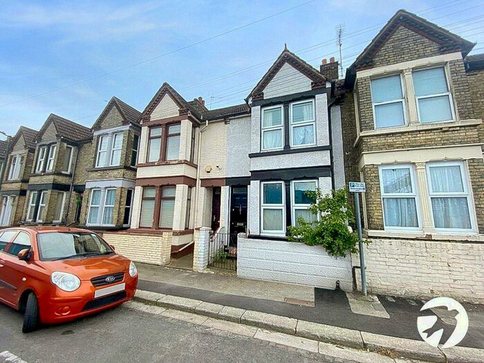 3 Bedroom Terraced House To Rent In Gordon Road, Gillingham, Kent, ME7