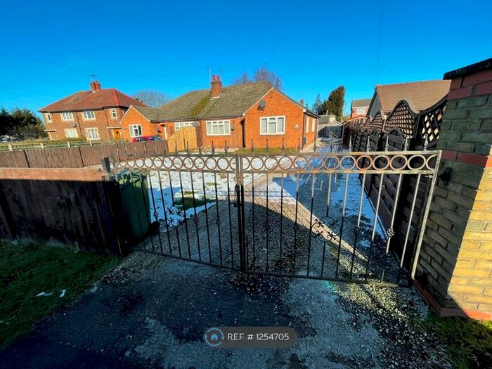 2 Bedroom Bungalow To Rent In Doncaster Road, Westwoodside DN9