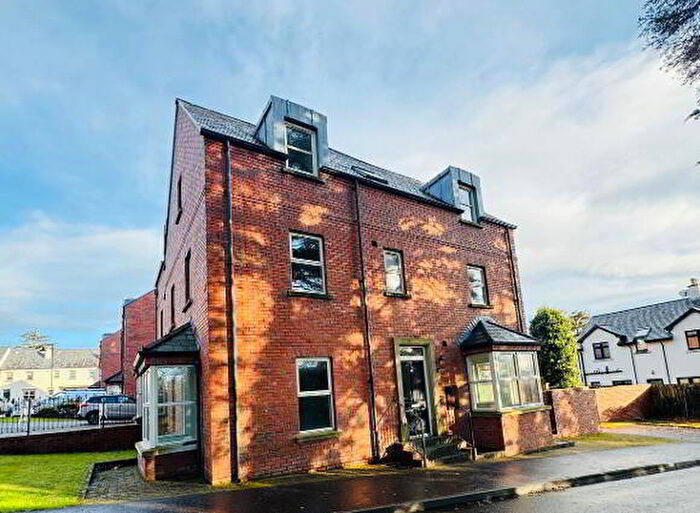 5 Bedroom Semi-Detached House For Sale In Greenhaw Manor, Derry, BT48