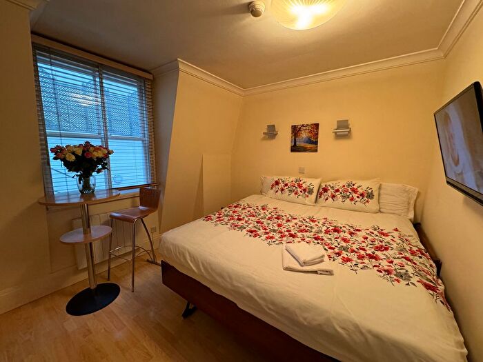Studio To Rent In White Horse Street, London, W1J