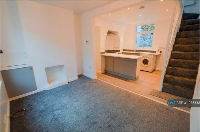 2 Bedroom Terraced House To Rent In Vron Square, Bangor, LL57