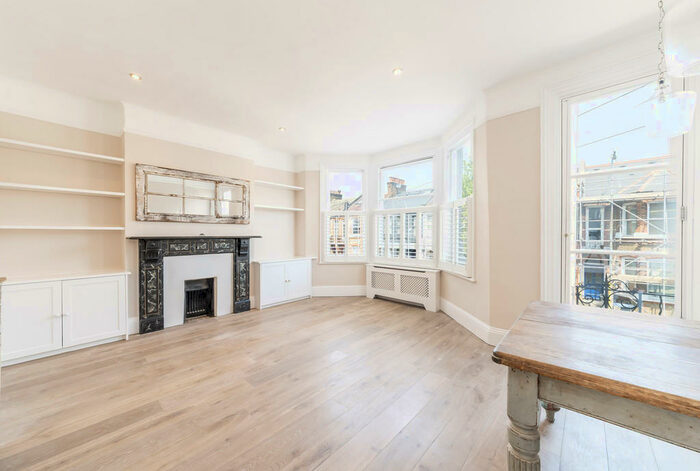 3 Bedroom Apartment To Rent In Bathurst Gardens, Kensal Rise, NW10