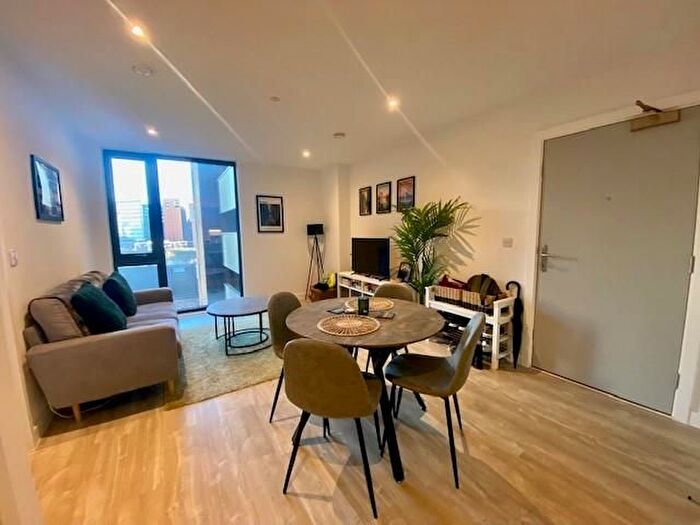 2 Bedroom Flat To Rent In West King Street, Salford, M3