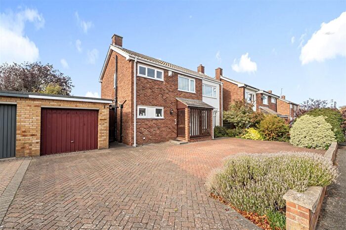 3 Bedroom Detached House For Sale In Hartshill, Bedford, MK41