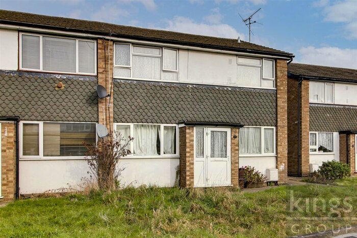 2 Bedroom Maisonette For Sale In Kennedy Avenue, Enfield, EN3