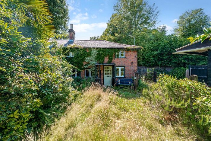 3 Bedroom Semi-Detached House For Sale In Pikes Hill, Lyndhurst, SO43