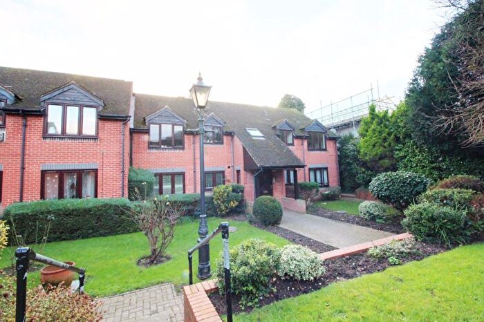 2 Bedroom Flat To Rent In Beecholm Mews, Cheshunt, Waltham Cross, EN8