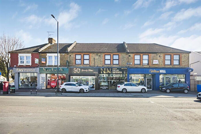 2 Bedroom Flat For Sale In Hertford Road, London, N9