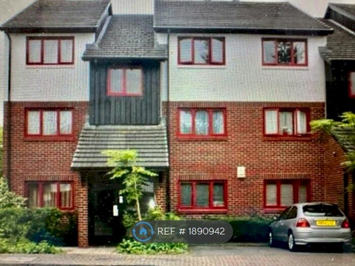1 Bedroom Flat To Rent In Marina Approach, London, UB4