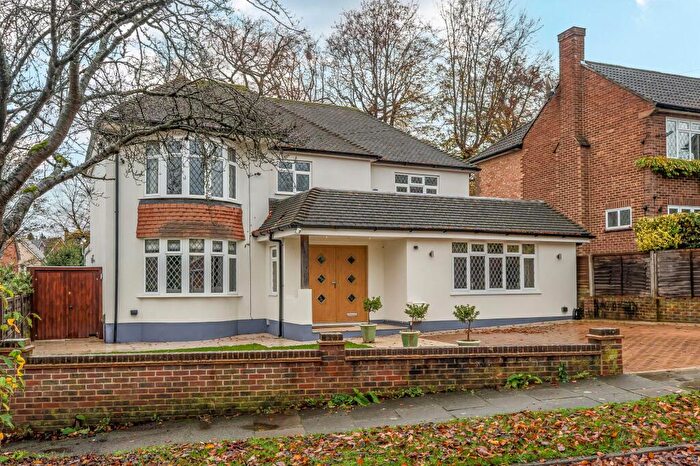 4 Bedroom Detached House For Sale In Downs Wood, Epsom, KT18
