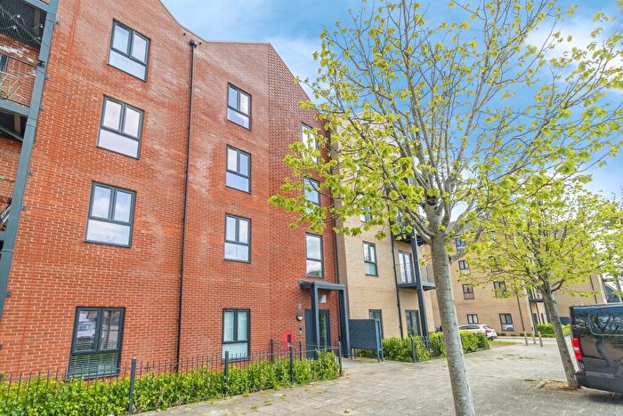 2 Bedroom Flat For Sale In Bronte Avenue, Tattenhoe Park, Milton Keynes, Buckinghamshire, MK4