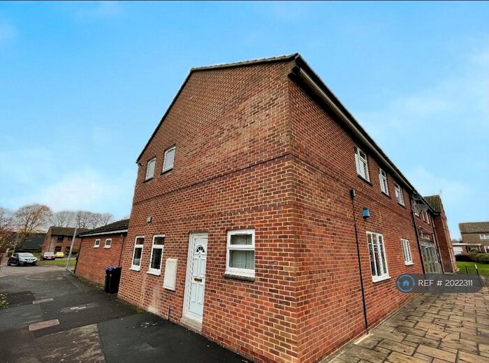 3 Bedroom Maisonette To Rent In Dowding Way, Bowerhill, Melksham, SN12